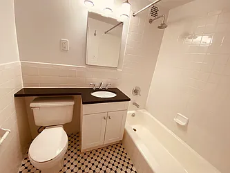 Rented by Metropolis Real Estate of Manhattan