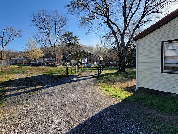 2nd image of 119 Lou Ln
