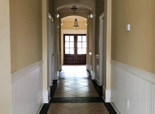 5860 S Lakeshore Dr, Shreveport, LA 71119