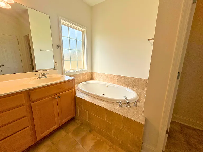 1602 Hucknall Pl — Photo 12