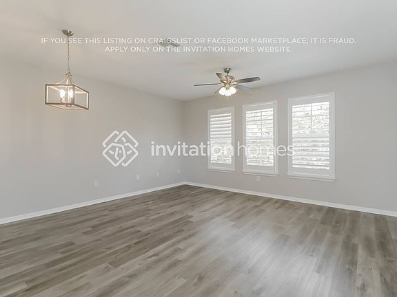 4th image of 2421 Lexington Oak Dr