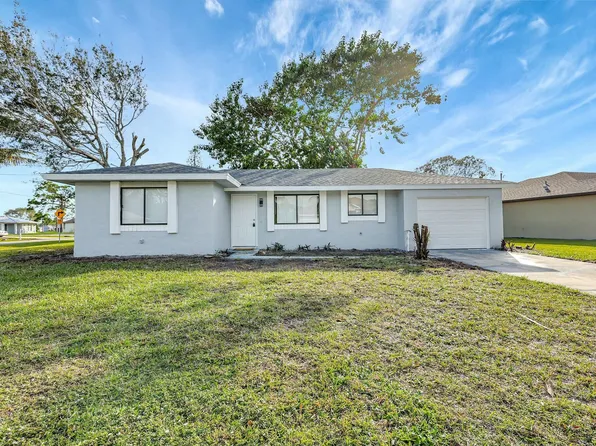 2292 SE Gaslight Street, Port St Lucie, FL 34952