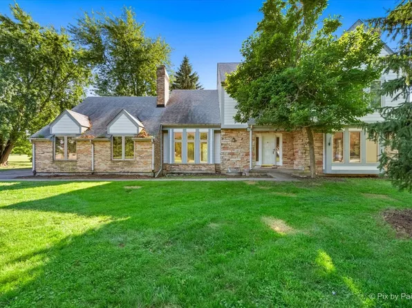 7711 Dairy Ln, Crystal Lake, IL 60014