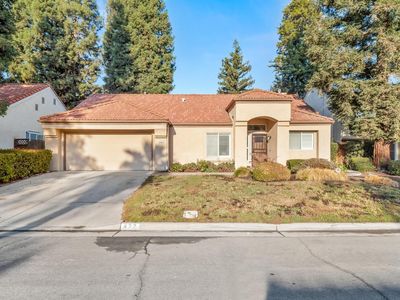 472 E Pebble Beach Dr, Fresno, CA, 93730