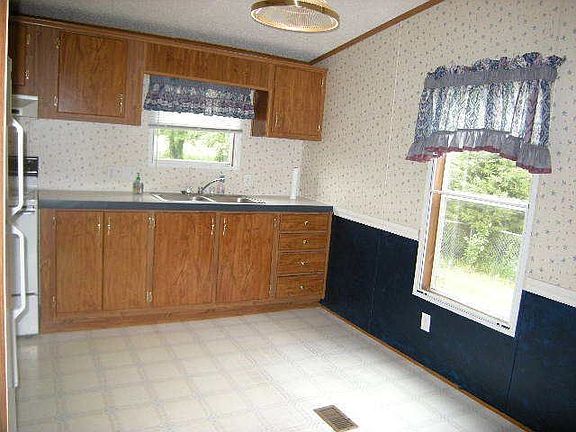 4th image of 153 E Susie Ln