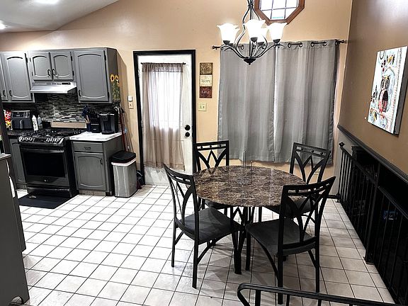 2nd image of 12842 Orchard Ln