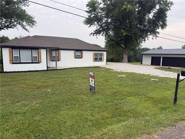 19807 NE 192nd St, Holt, MO 64048