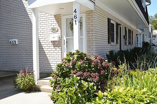 1st image of 461 Village Dr