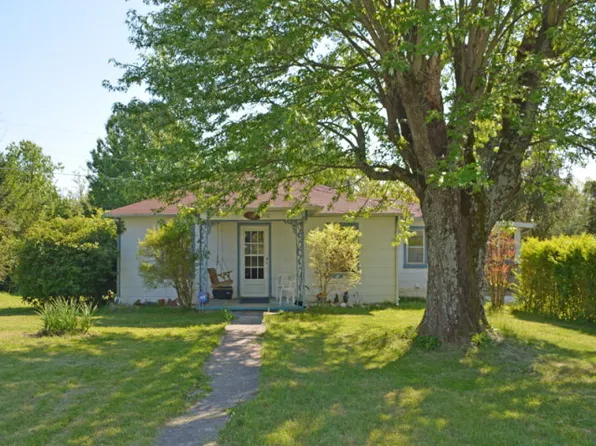 1480 Bloomington Rd, Baxter, TN 38544