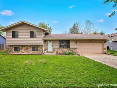 213 Windridge Dr, McHenry, IL, 60050