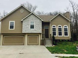 9657 N Adrian Pl, Kansas City, MO 64154