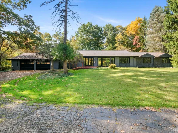 27869 Old Colony St, Farmington Hills, MI 48334