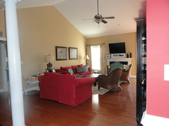 4th image of 2052 Teesdale Dr