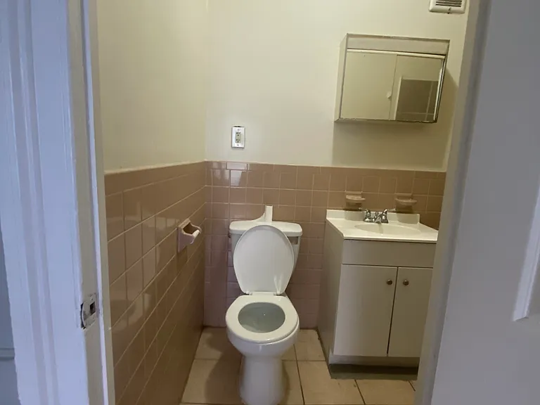 432 E Main St #438 — Photo 7