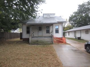1315 E 1st Ave, Winfield, KS 67156