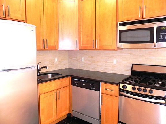 4th image of 248 W 105th St APT 6E