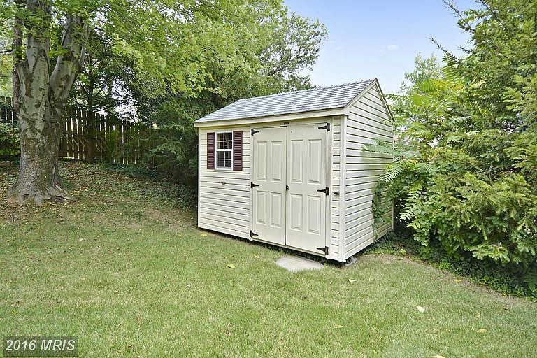 2nd image of 4513 Faroe Pl