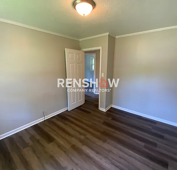 162 S Poplar St — Photo 10
