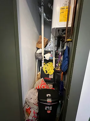 Rented by Delmark Realty LLC | media 33