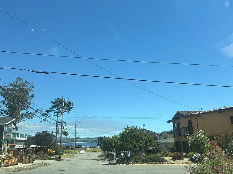 213 Valencia Ave — Photo 31