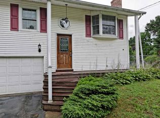 17 Coachman Dr, Ballston Spa, NY 12020