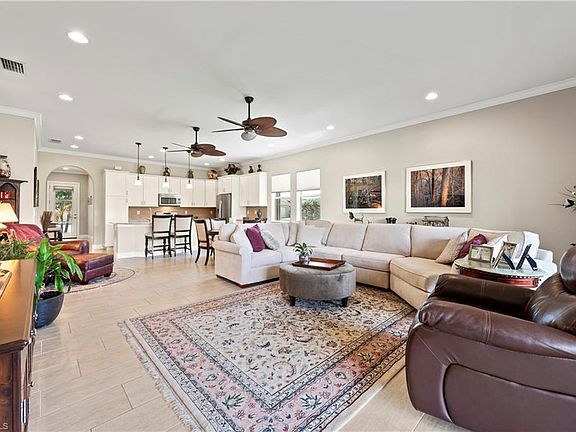 4th image of 10631 Carena Cir