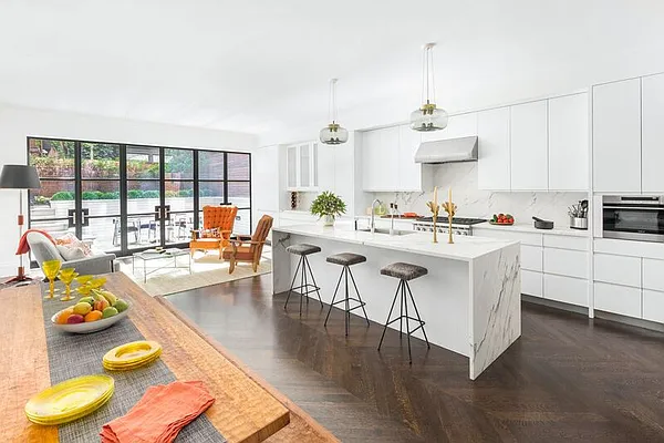 Sold by Pinkwater Select | media 33