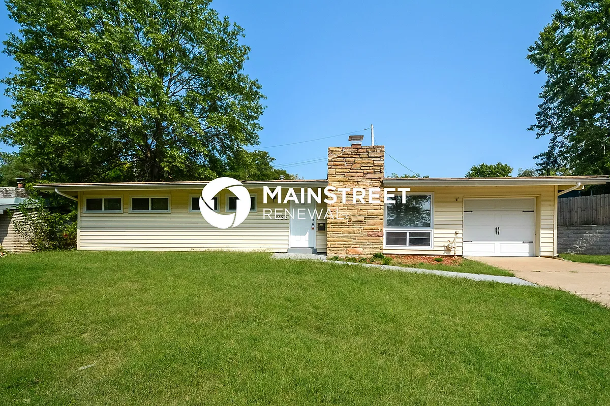 Front View - 1722 Ridgewood Dr