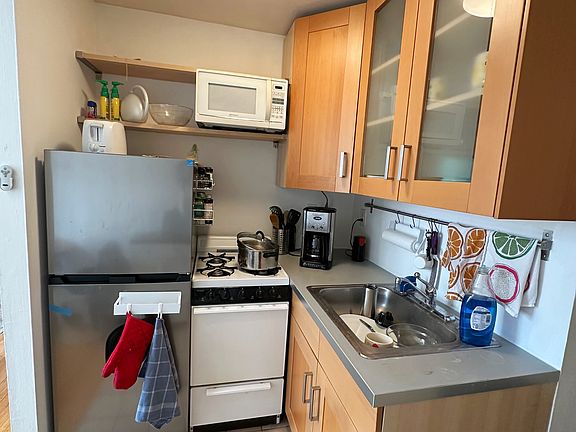 4th image of 322 S 11th St #11360085