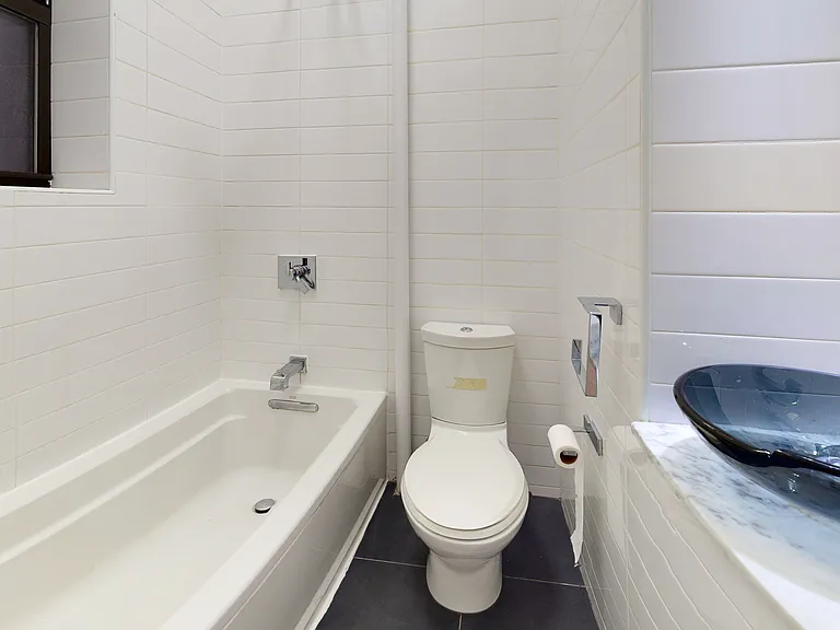 264 W 22nd St #2 — Photo 10