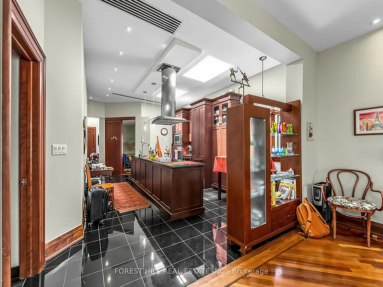40 Hazelton Ave #Penthouse 10 — Photo 5