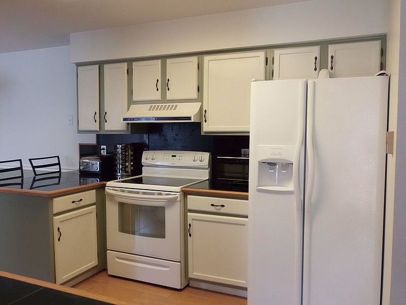 Kitchen with newer appliances