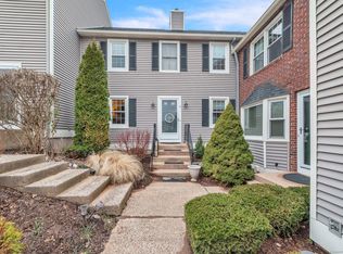 3 Ayreshire Ct, Suffield, CT 06078