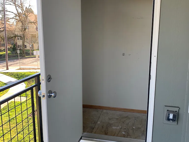 3745 SW Water Ave #203 — Photo 10