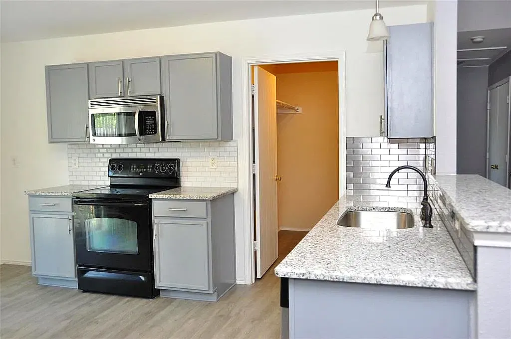 3 bed, 1609 sqft, $1,900 — Photo 4