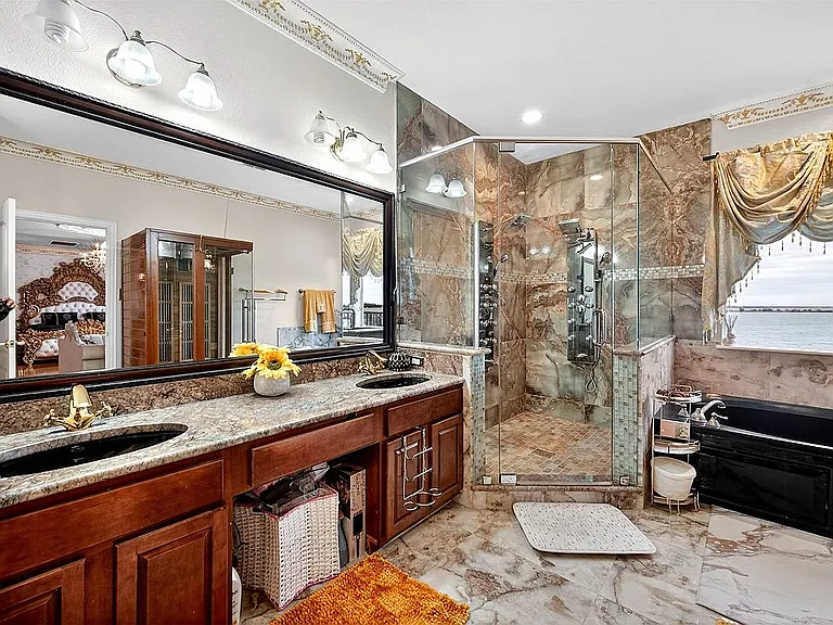 5218 Lake Terrace Ct — Photo 38