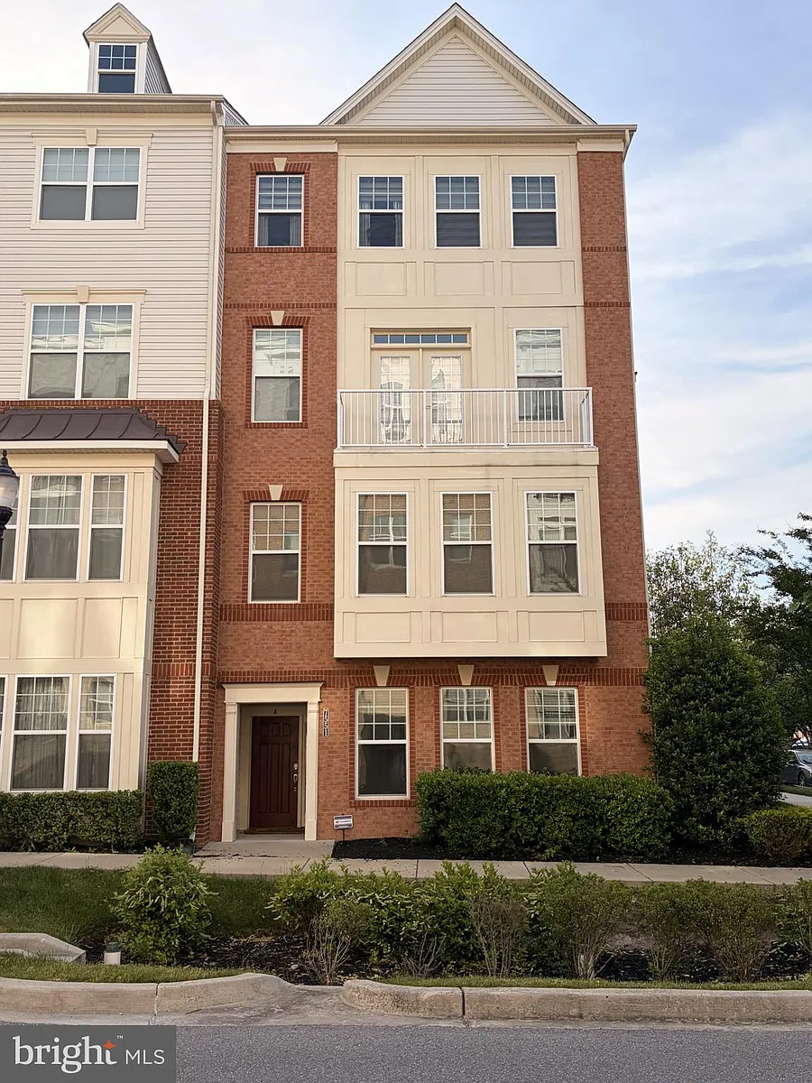 Building Photo - 7551 Crowley St #B