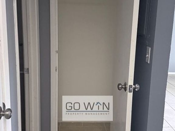 5th image of 36 E Ingram St APT B