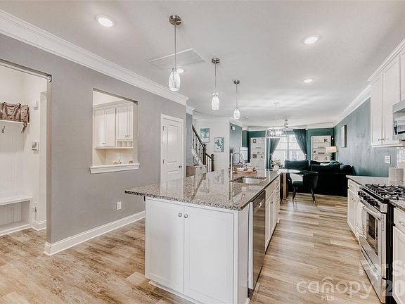 3rd image of 110 Synandra Dr Unit A