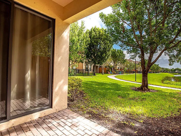 10283 Wellington Parc Dr — Photo 29