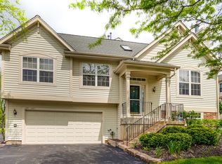 1091 Manchester Cir, Grayslake, IL 60030