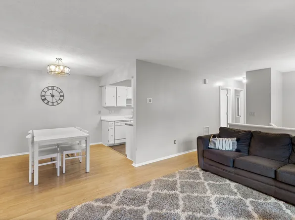 6305 Saint Johns Dr, Eden Prairie, MN 55346