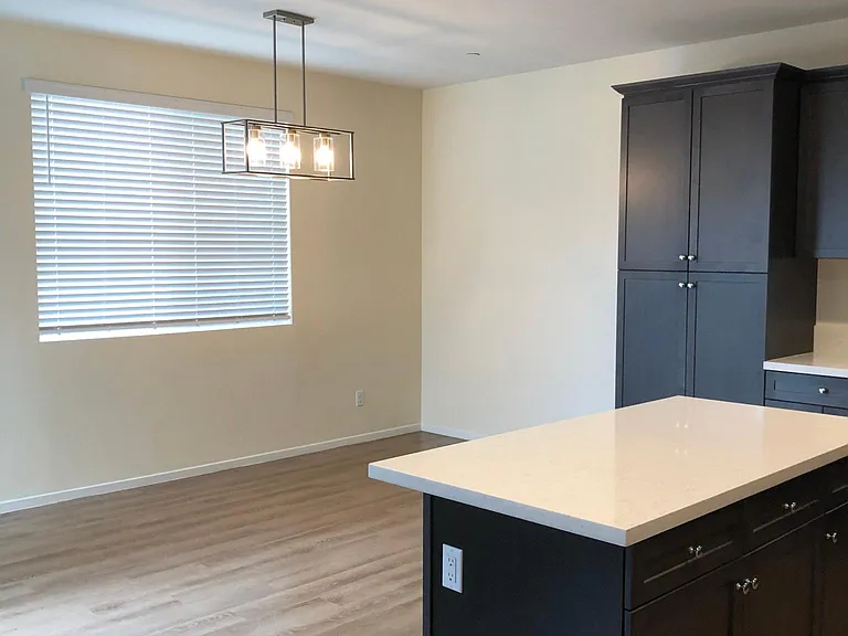 24248 White Willow Ave — Photo 4