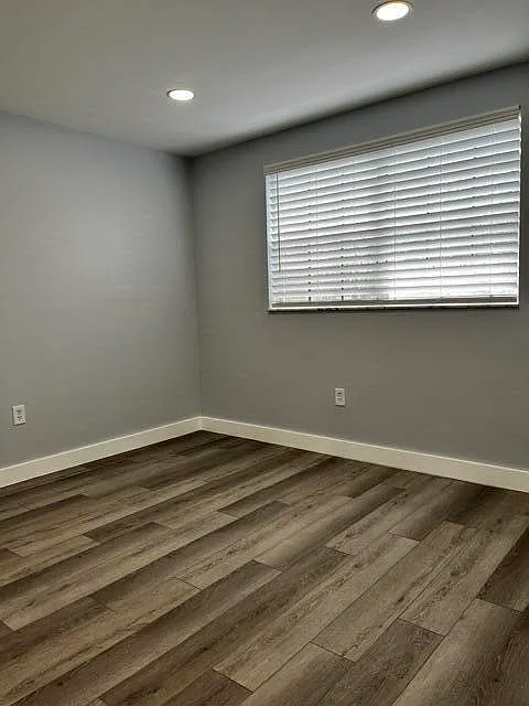 3 bed, 2.5 bath, 1302 sqft, $3,100 — Photo 4