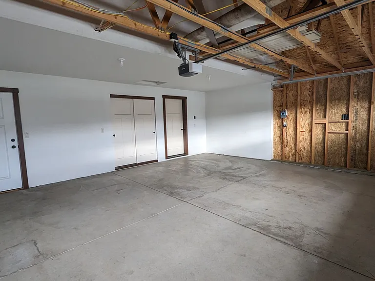 2537 N Lehigh Ct — Photo 23