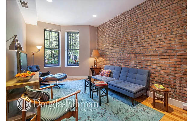 Sold by Douglas Elliman | media 14