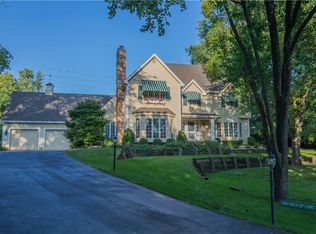 700 S 32nd Ct, West Des Moines, IA 50265