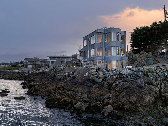 2nd image of 2179 Crescent Rd