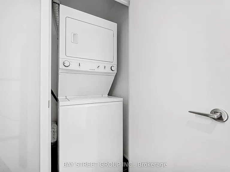 121 McMahon Dr #2708 — Photo 35