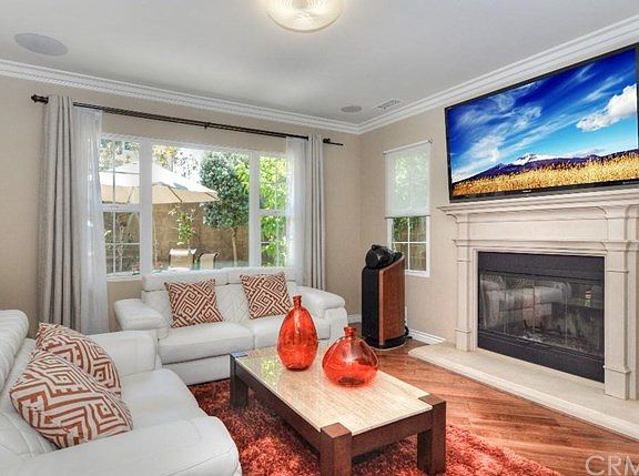 2nd image of 8 Inglenook